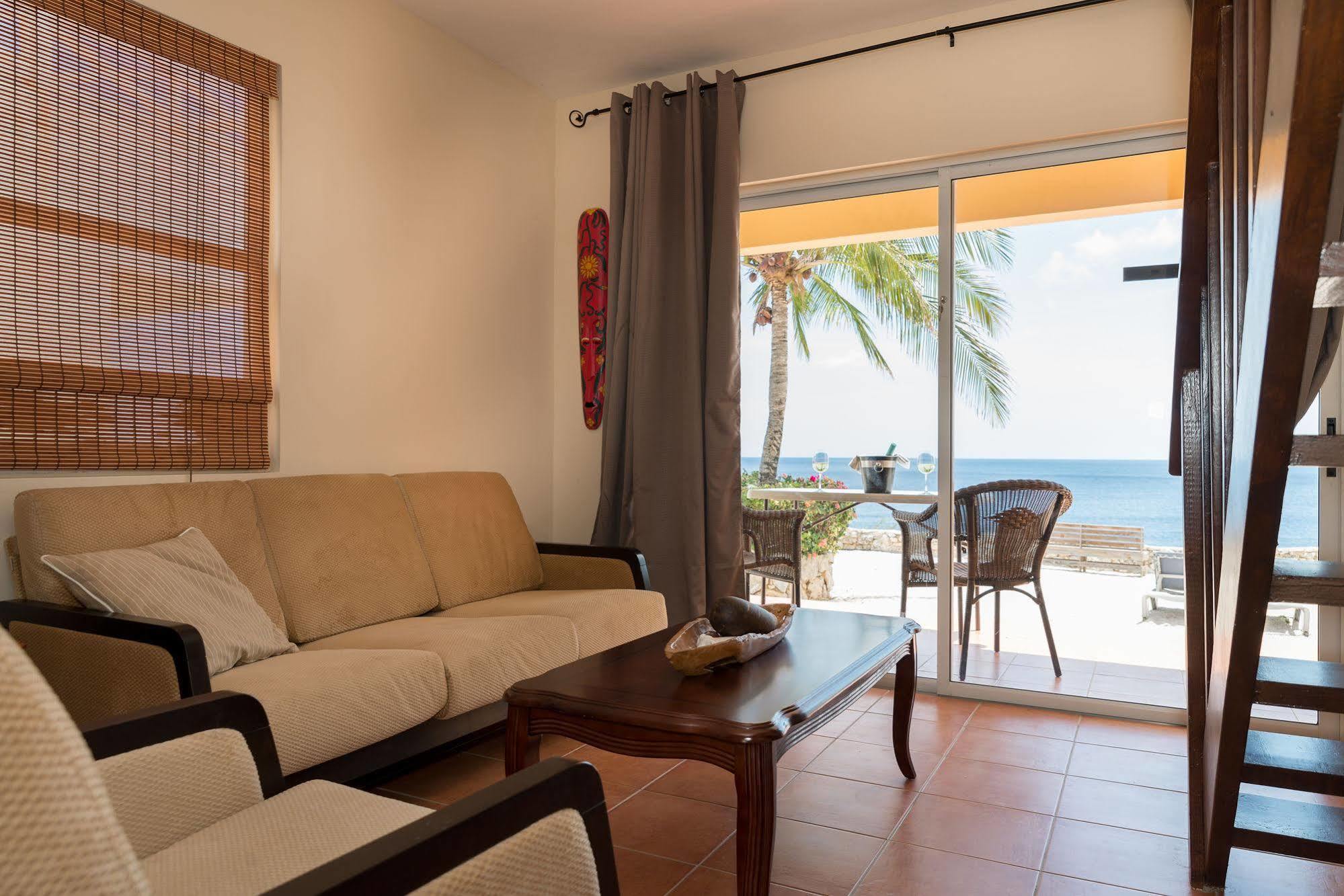 Lagun Blou Dive And Beach Resort Exteriör bild