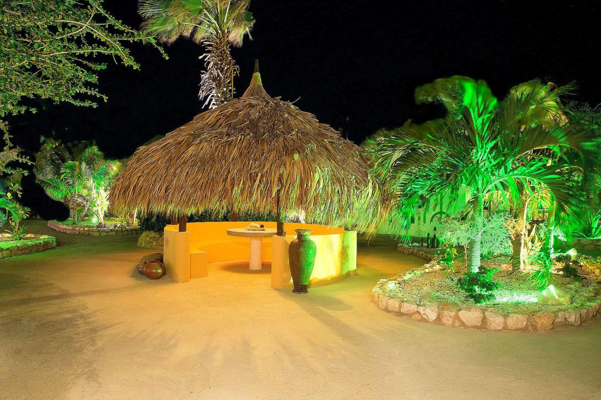 Lagun Blou Dive And Beach Resort Exteriör bild