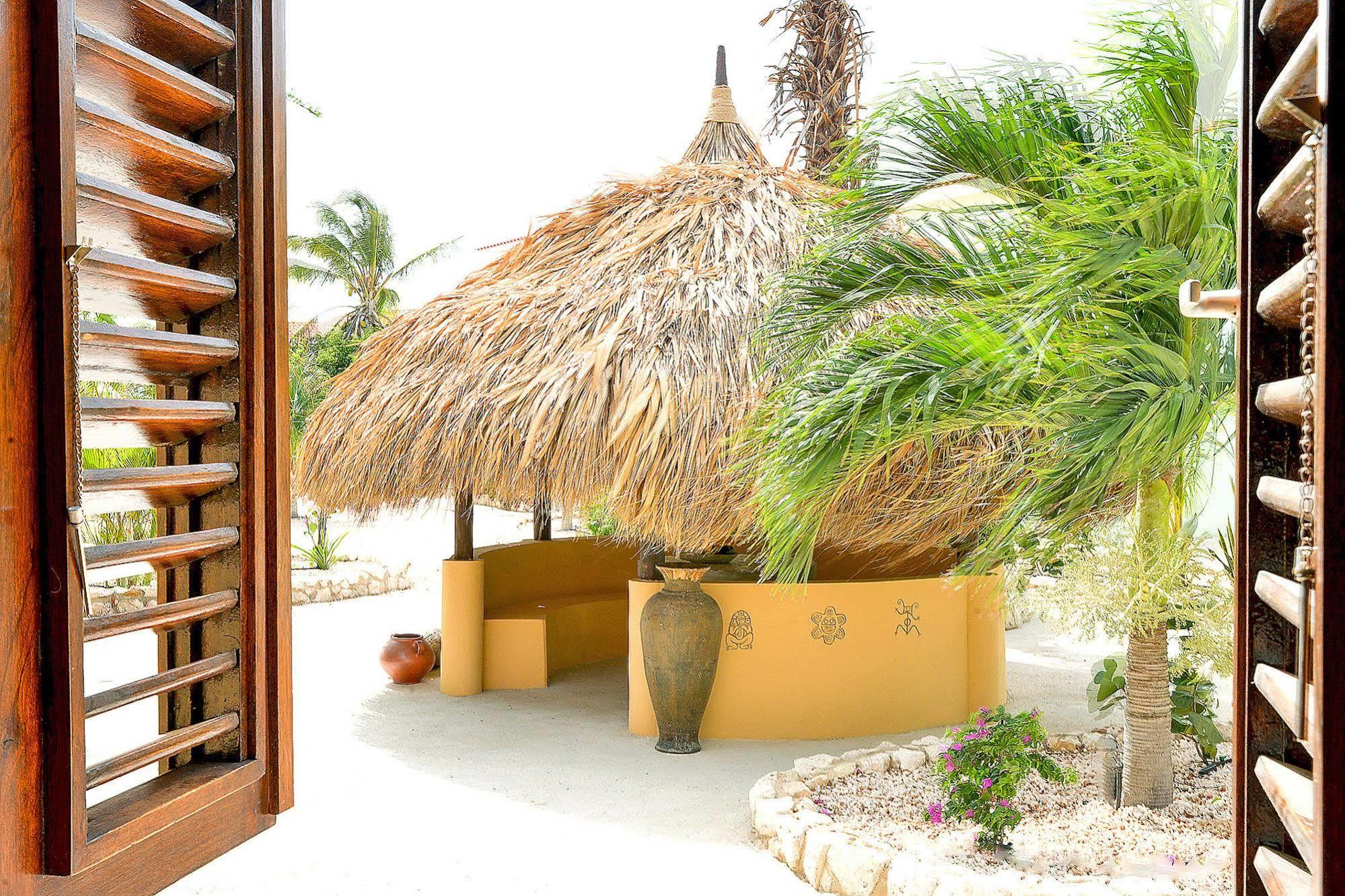 Lagun Blou Dive And Beach Resort Exteriör bild